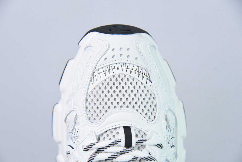 dio* sneaker