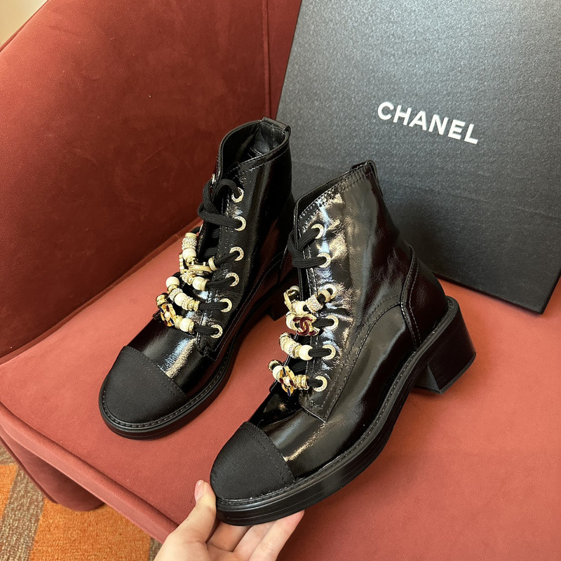 Ch*el sneaker