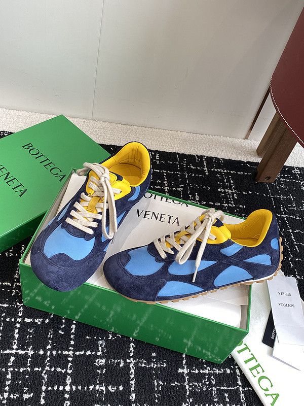 b0tte*a Ven*ta sneaker