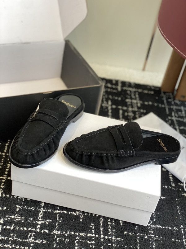 SAINT LAURENT Sneaker