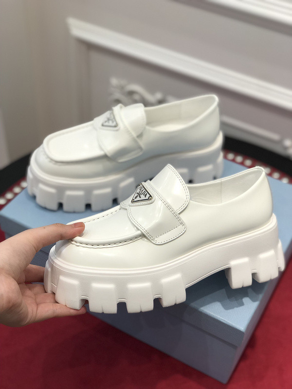 pr sneaker