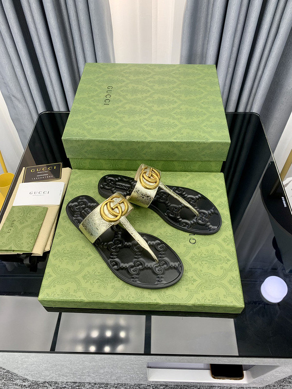 g*u*i sandals