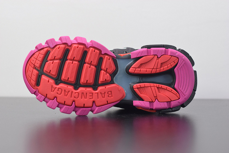 bc track sneaker