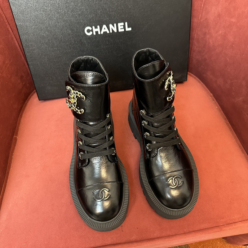 Ch*el sneaker