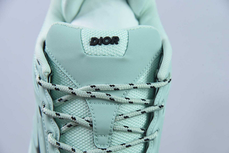 DIO* SNEAKER