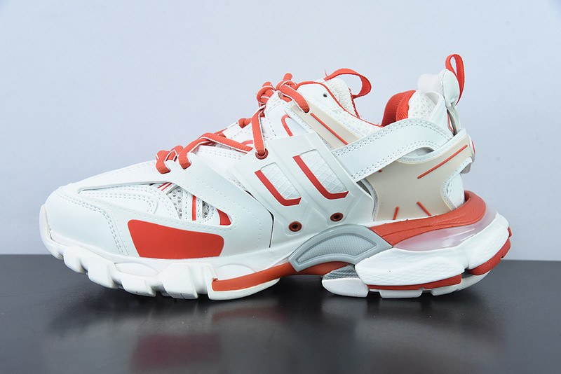 bc track sneaker