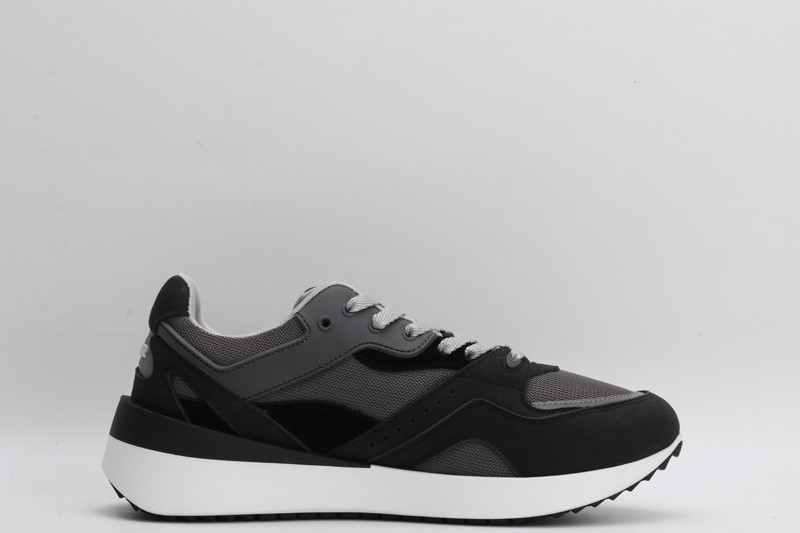 dio* sneaker