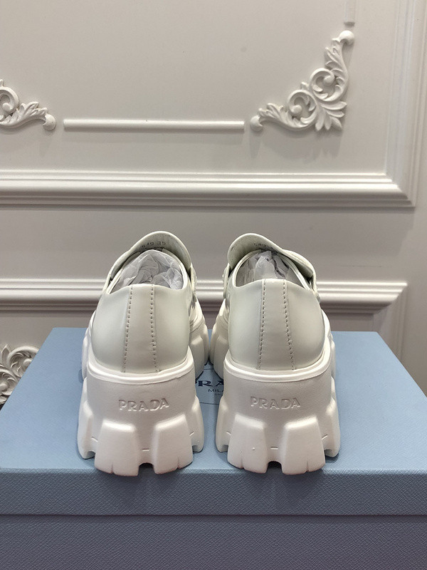 pr sneaker