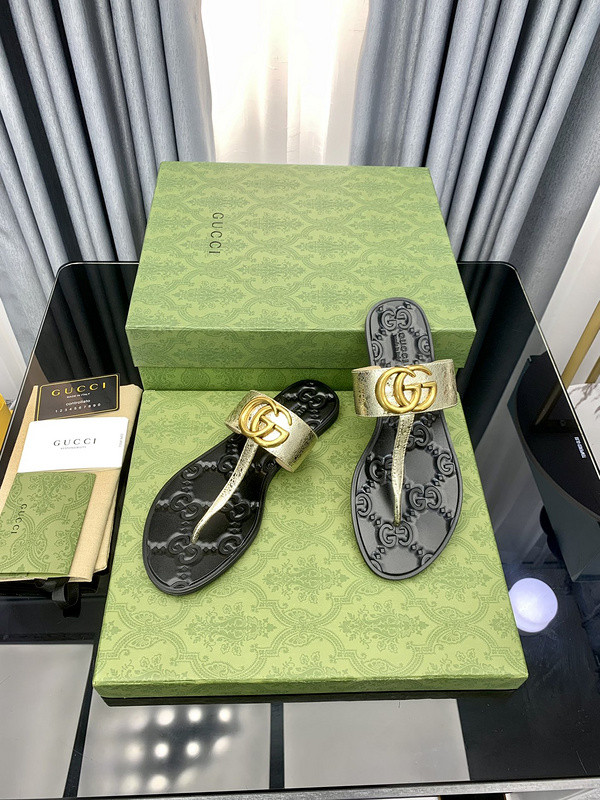 g*u*i sandals