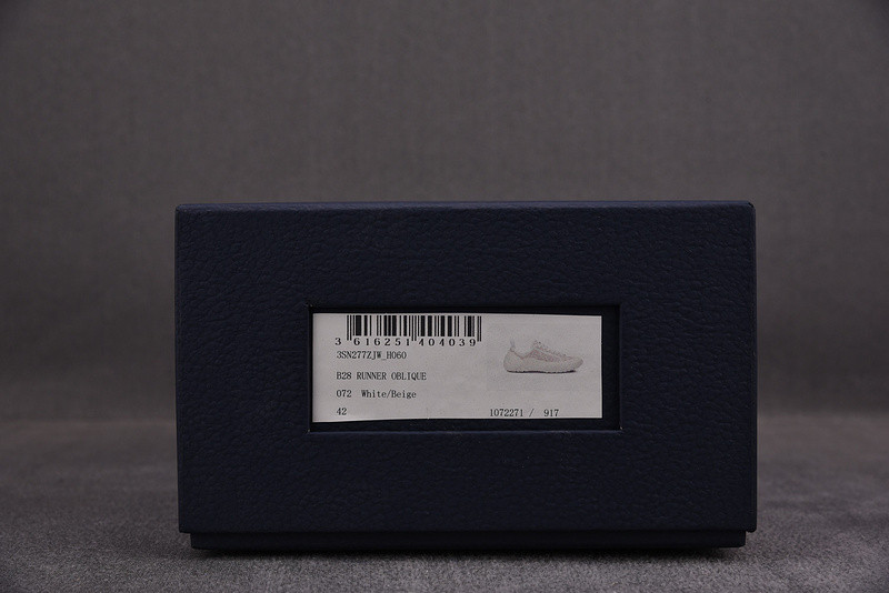 dio* sneaker