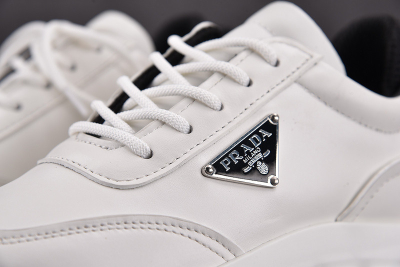 pr sneaker
