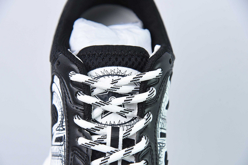 dio* sneaker