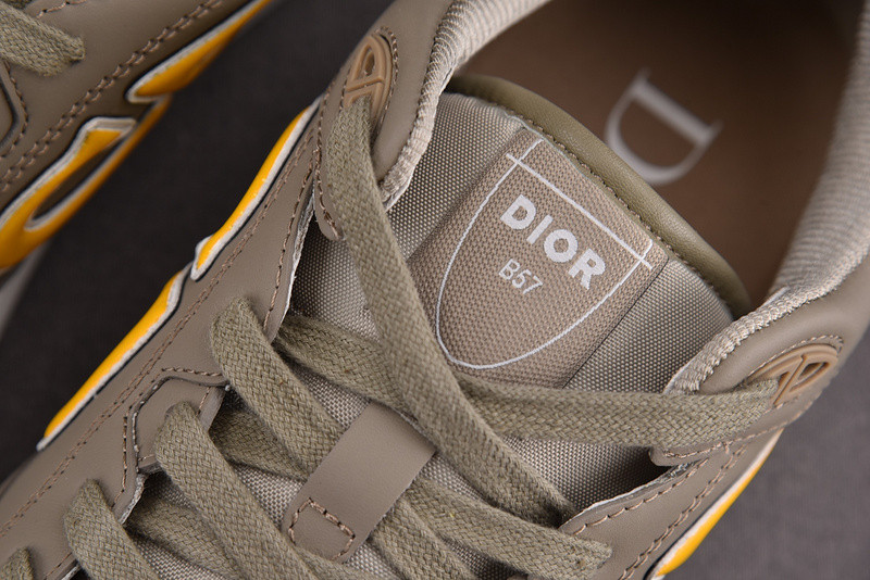 dio* sneaker