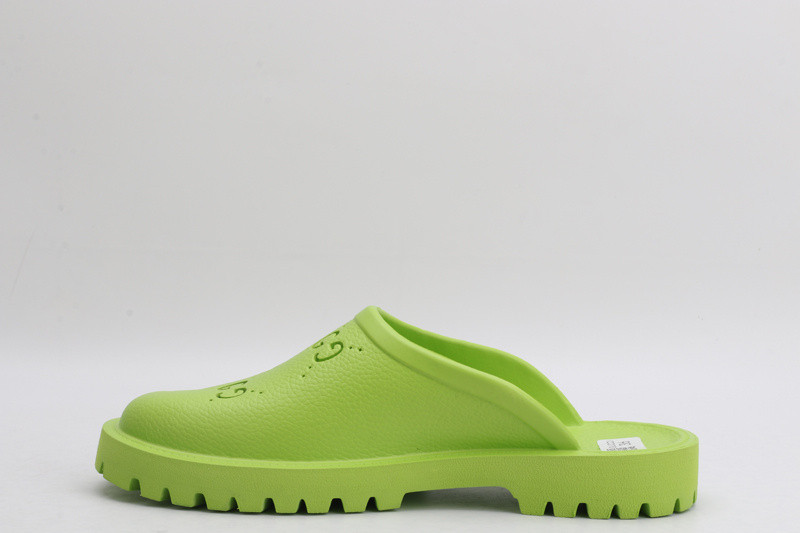 g*u*i sandals low