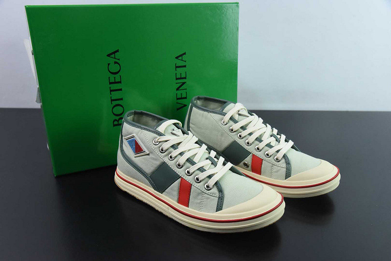 b0tte*a Ven*ta sneaker