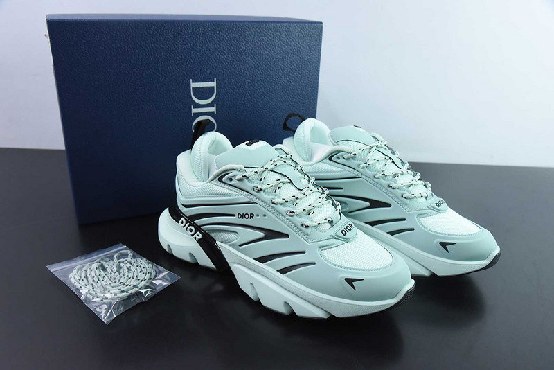 DIO* SNEAKER