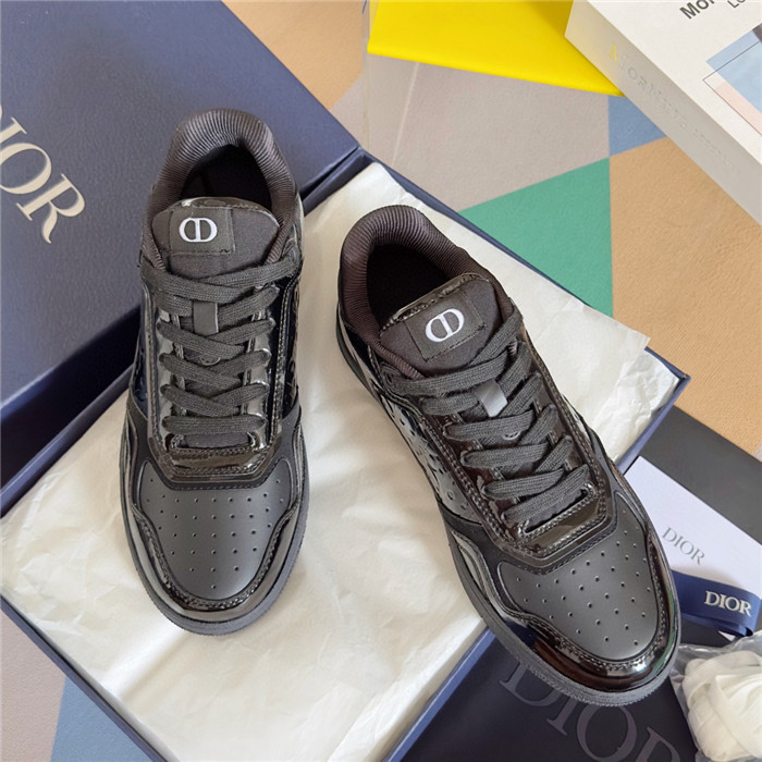 dio* sneaker