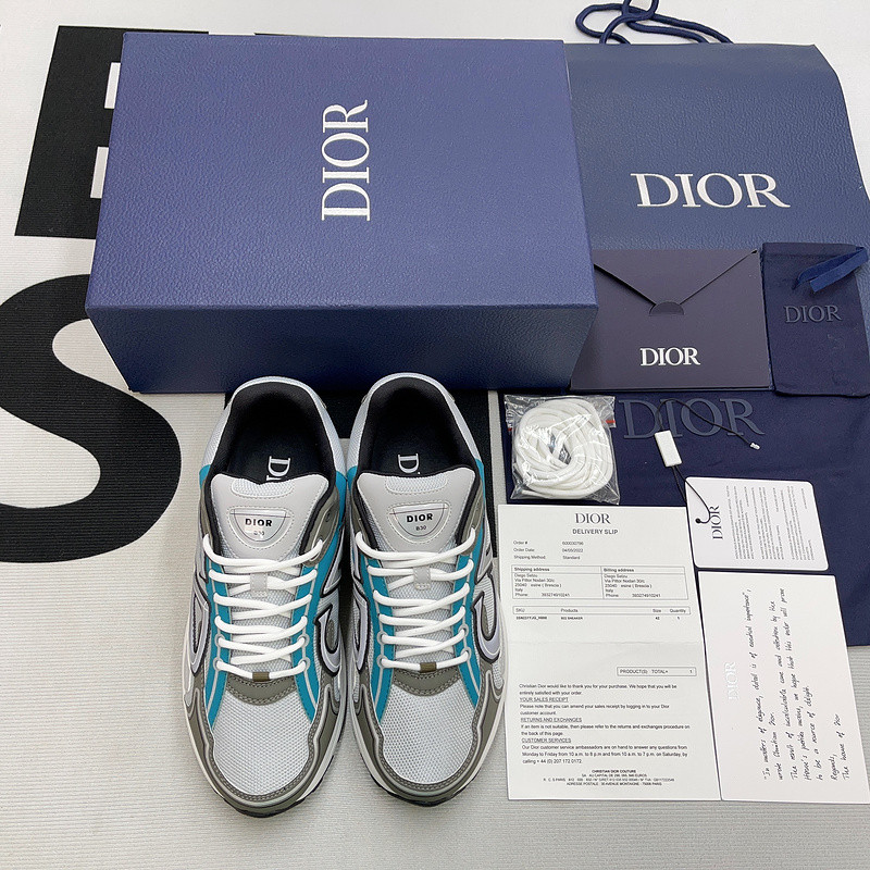 dio* sneaker