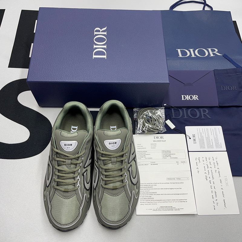dio* sneaker