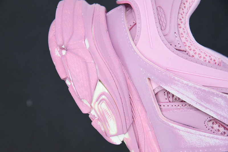 bc track sneaker
