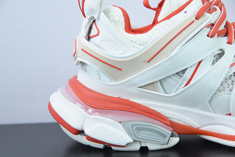 bc track sneaker