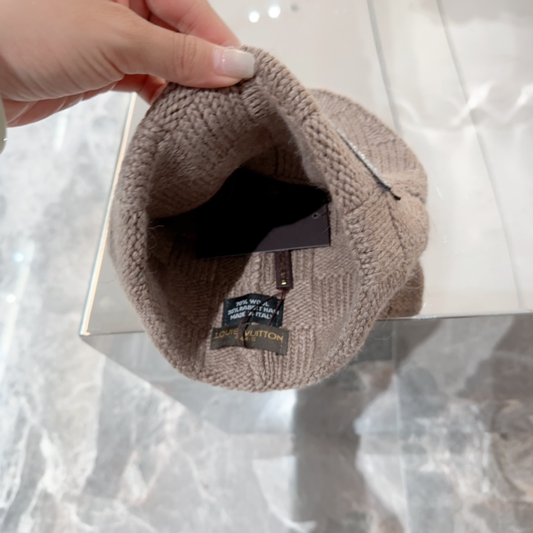lvt Hat
